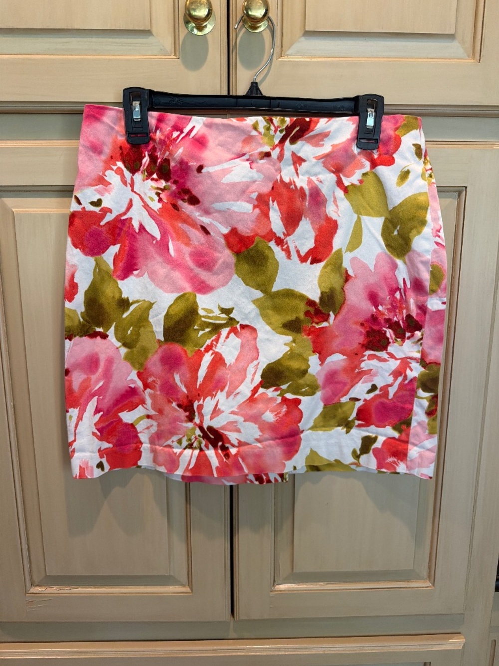 Jones New York colorful skirt